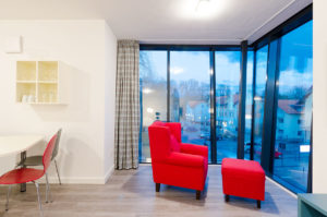 Apartment Premium Wohnzimmer und Erker